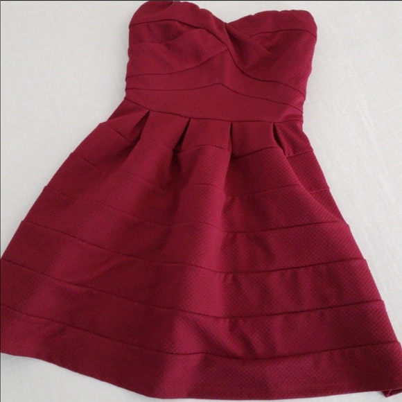 Tobi Dresses & Skirts - Tobi Maroon/Wine Strapless Skater Dress